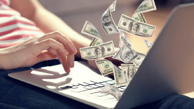 Benefits of making money online - Complete Controller